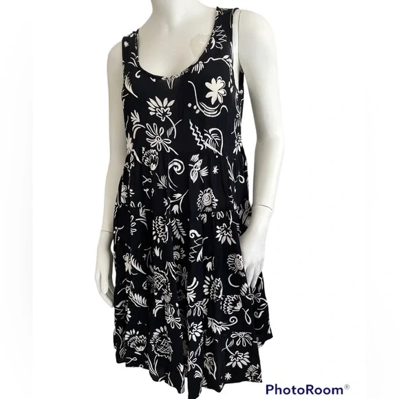 green emerald velvet dress Women's Flowy Dresses Summer Elegant Print Lace Patchwork Long Dress Halter  Backless Sleeveless Dress(Large) White at Amazon Women's Clothing store